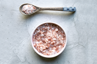 himalayan pink salt on marble table for health
